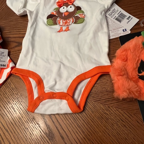 Hello little pumpkin 🎃-lot set of 3 new born/ older! - Picture 6 of 15